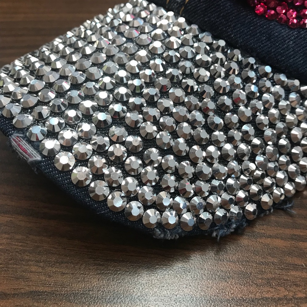 Cancer awareness hat. - Picture 3 of 6
